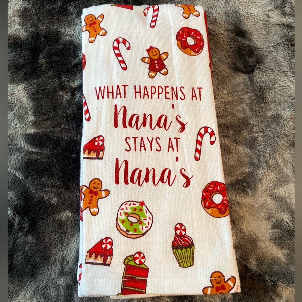 NWOT Festive Holiday Kitchen Towel